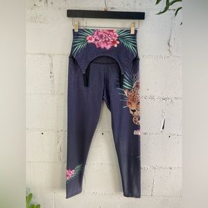 NWOT:Onzie High Rise Graphic Legging and Elastic Bra set, animal/floral pattern